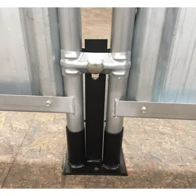 Stolpersicherer Zaunfuß aus Stahl Stolpersicherer Zaunfuß aus Stahl